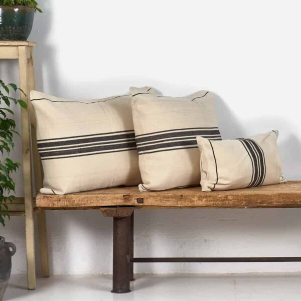 Cojín de lino antiguo de rayas negras