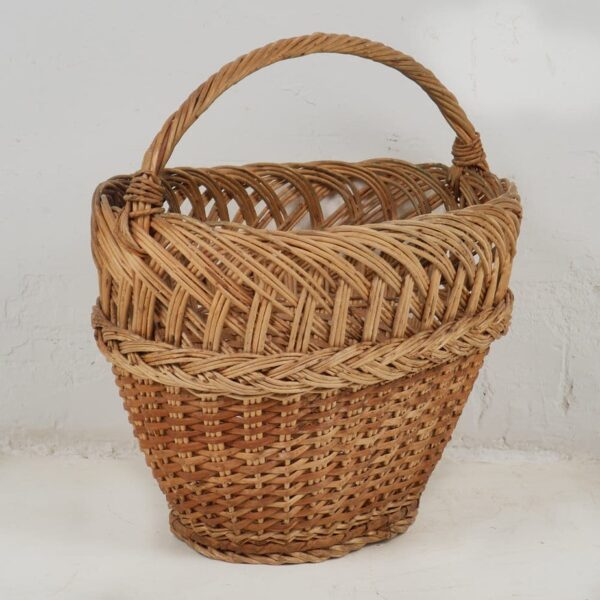 Cesta de mimbre con asa (c.1930) #1