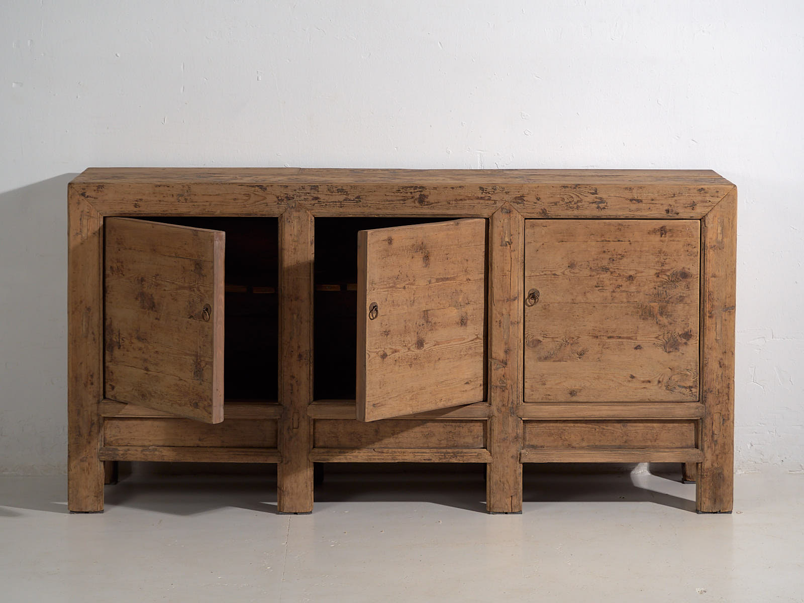 Aparador antiguo de tres puertas (c.1900) #2