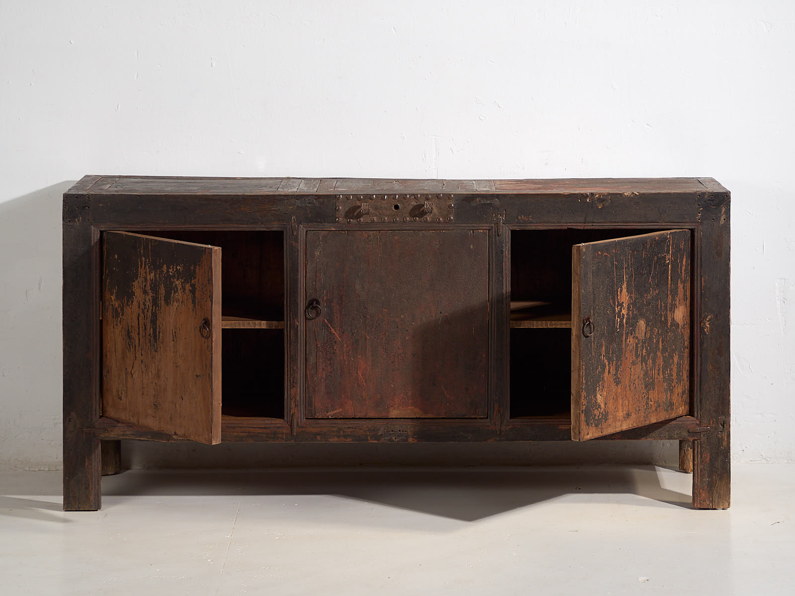 Aparador antiguo de tonos oscuros (c.1900) #26