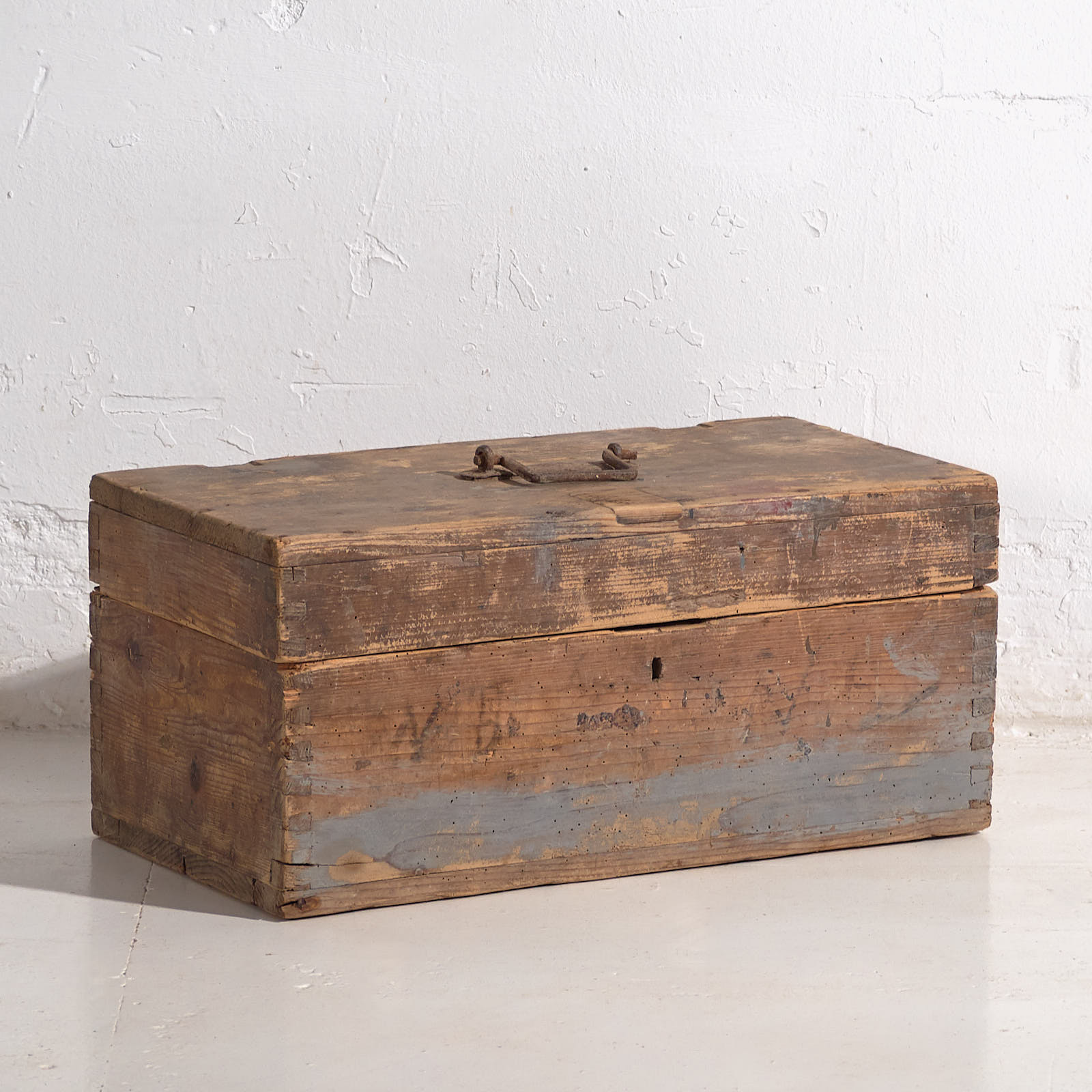 Small antique chest with gray patina (c.1920) #1