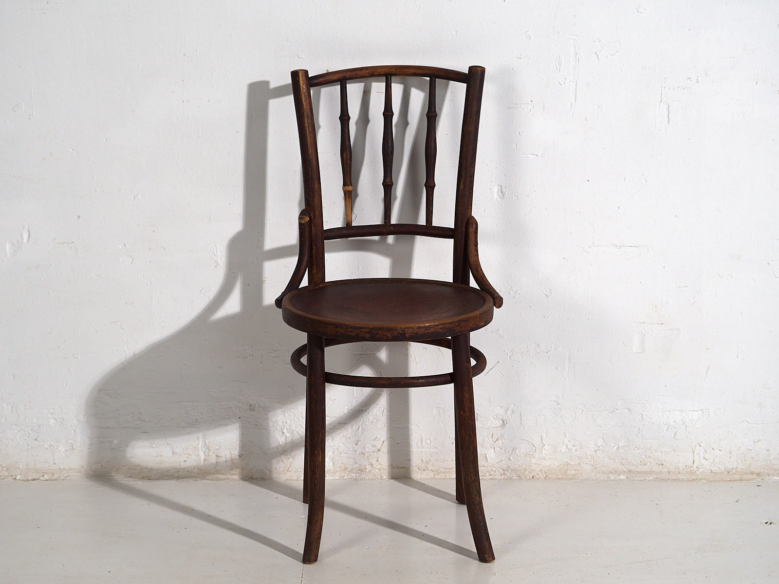 Chaises anciennes de style viennois (vers 1920). Ensemble de 4 pièces n°4