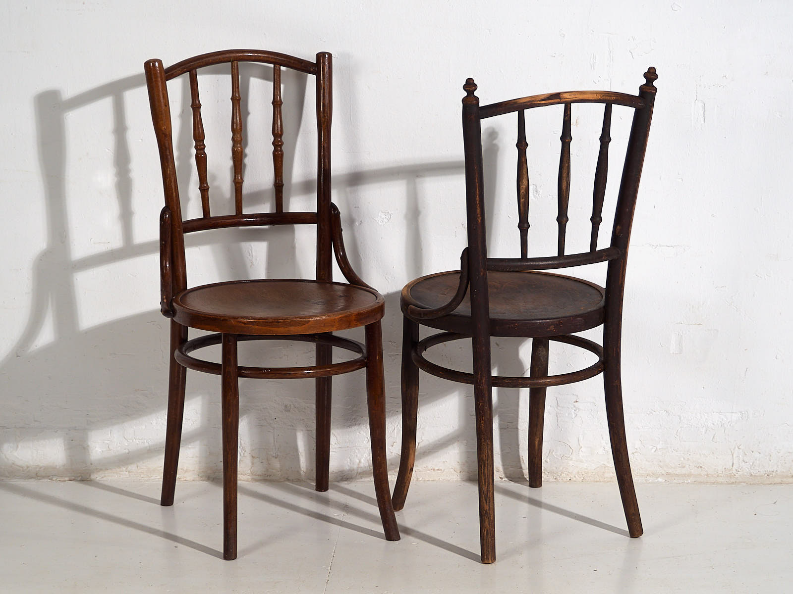 Chaises anciennes de style viennois (vers 1920). Ensemble de 4 pièces n°4