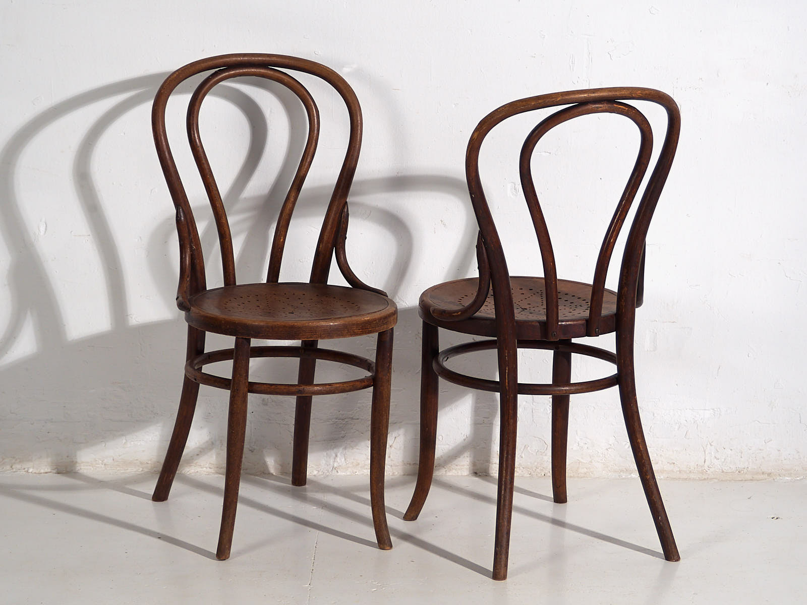 Paire de chaises viennoises anciennes (c.1920). Ensemble de 2 pièces n°2