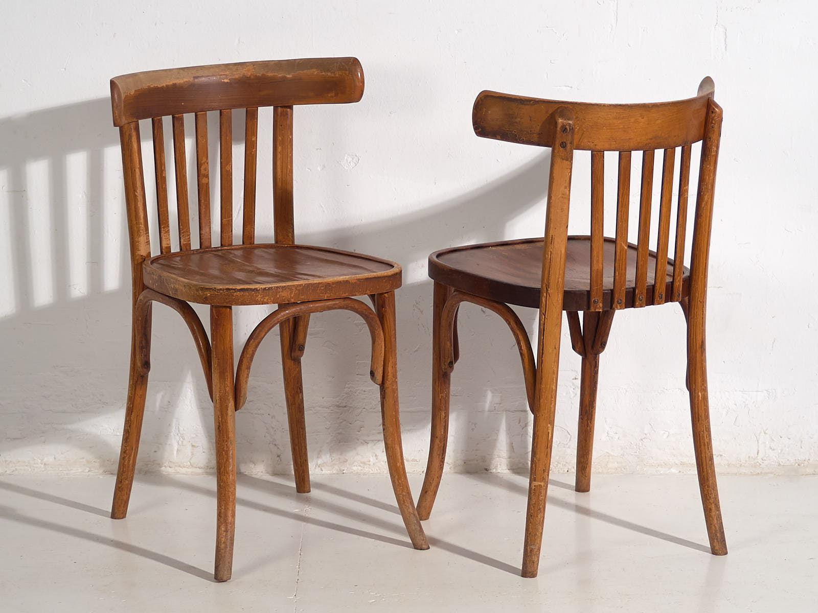 Chaises de bistrot anciennes (vers 1920). Ensemble de 4 pièces #1