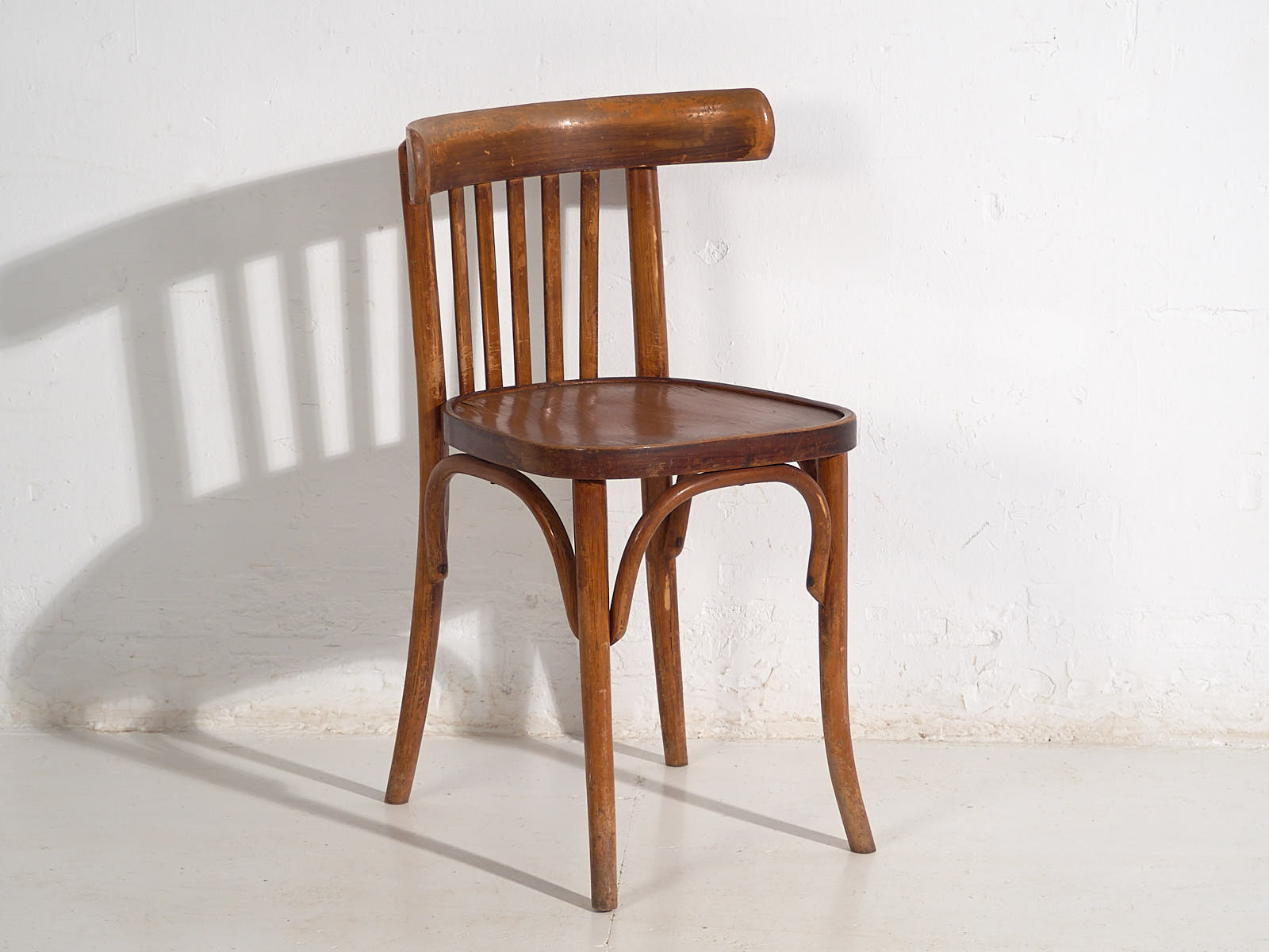 Chaises de bistrot anciennes (vers 1920). Ensemble de 4 pièces #1
