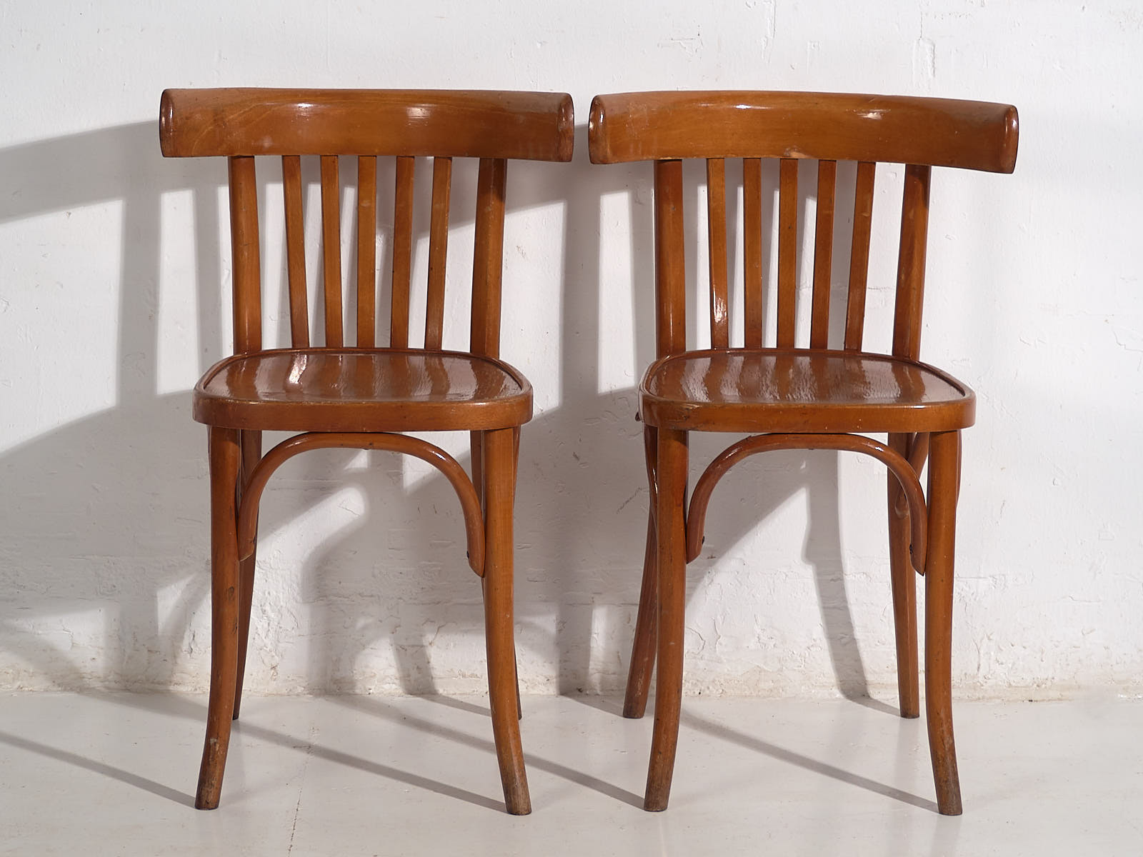 Chaises de bistrot anciennes (vers 1920). Ensemble de 4 pièces #1