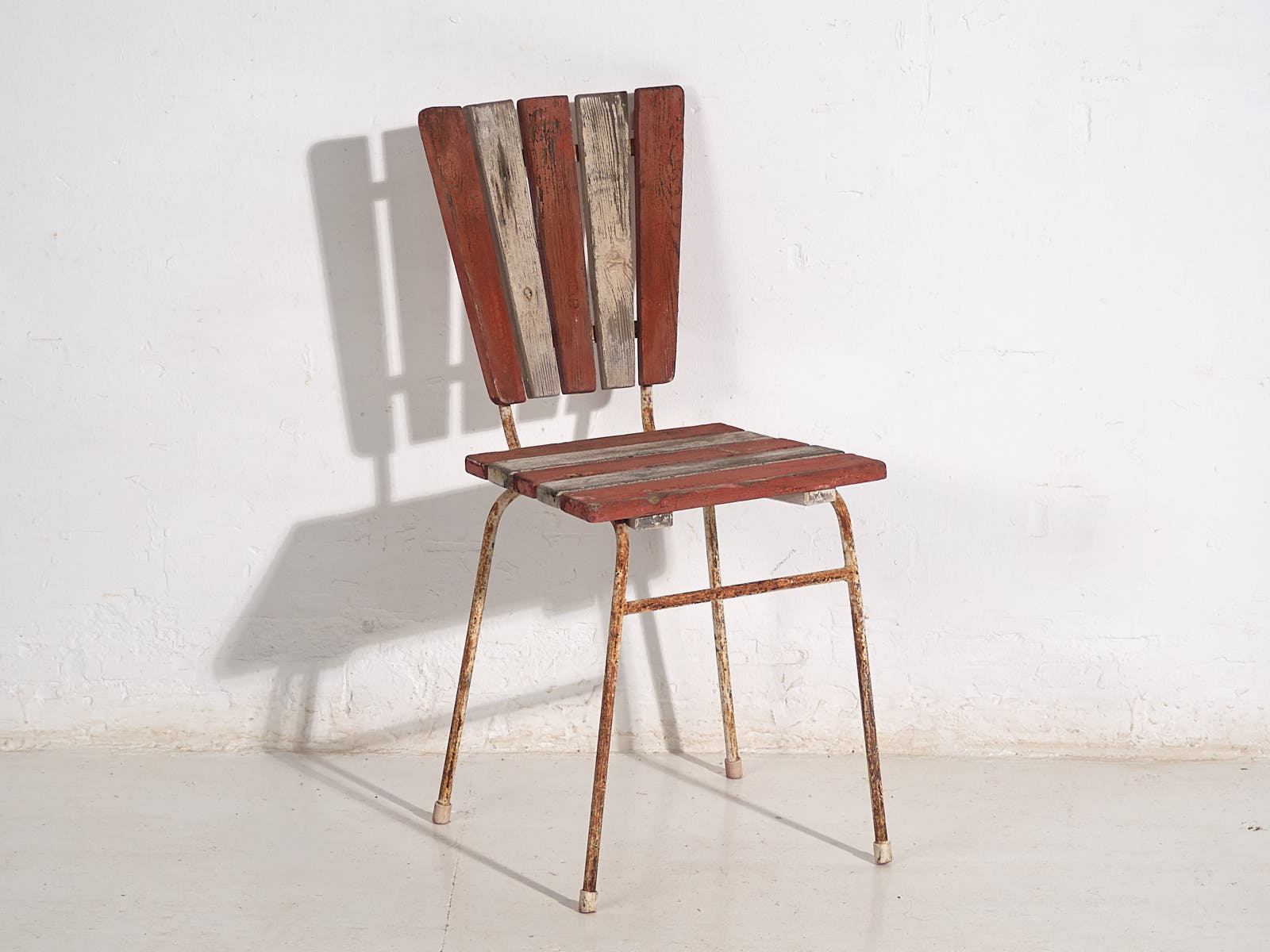 Antique red garden chairs (c.1920). Set of 4 pieces #31