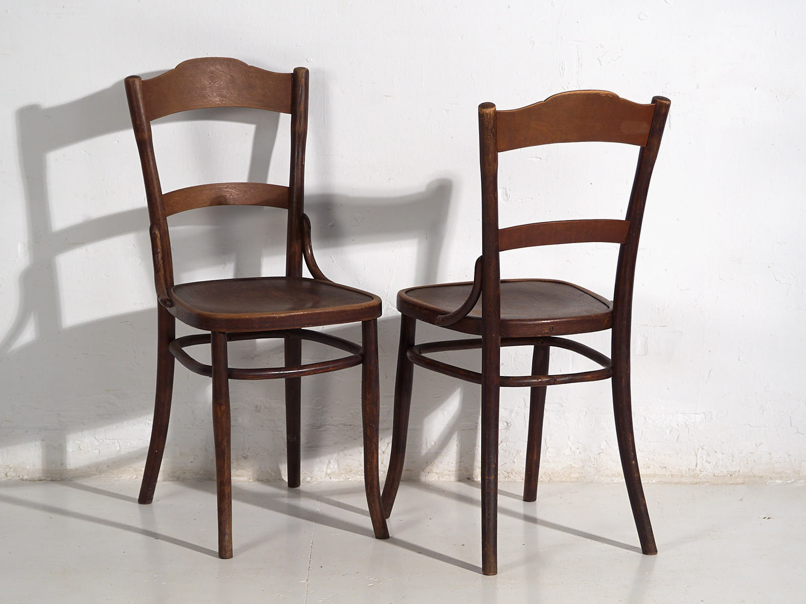 Chaises anciennes Thonet-Mundus (c.1920). Ensemble de 2 pièces n°2