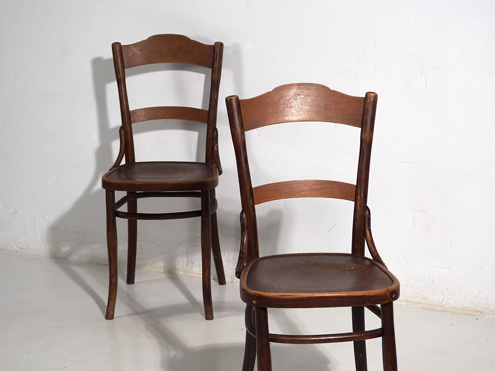 Chaises anciennes Thonet-Mundus (c.1920). Ensemble de 2 pièces n°2