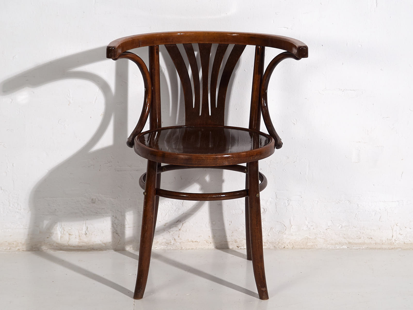 Fauteuils anciens avec accoudoirs (vers 1920). Ensemble de 4 pièces n°3