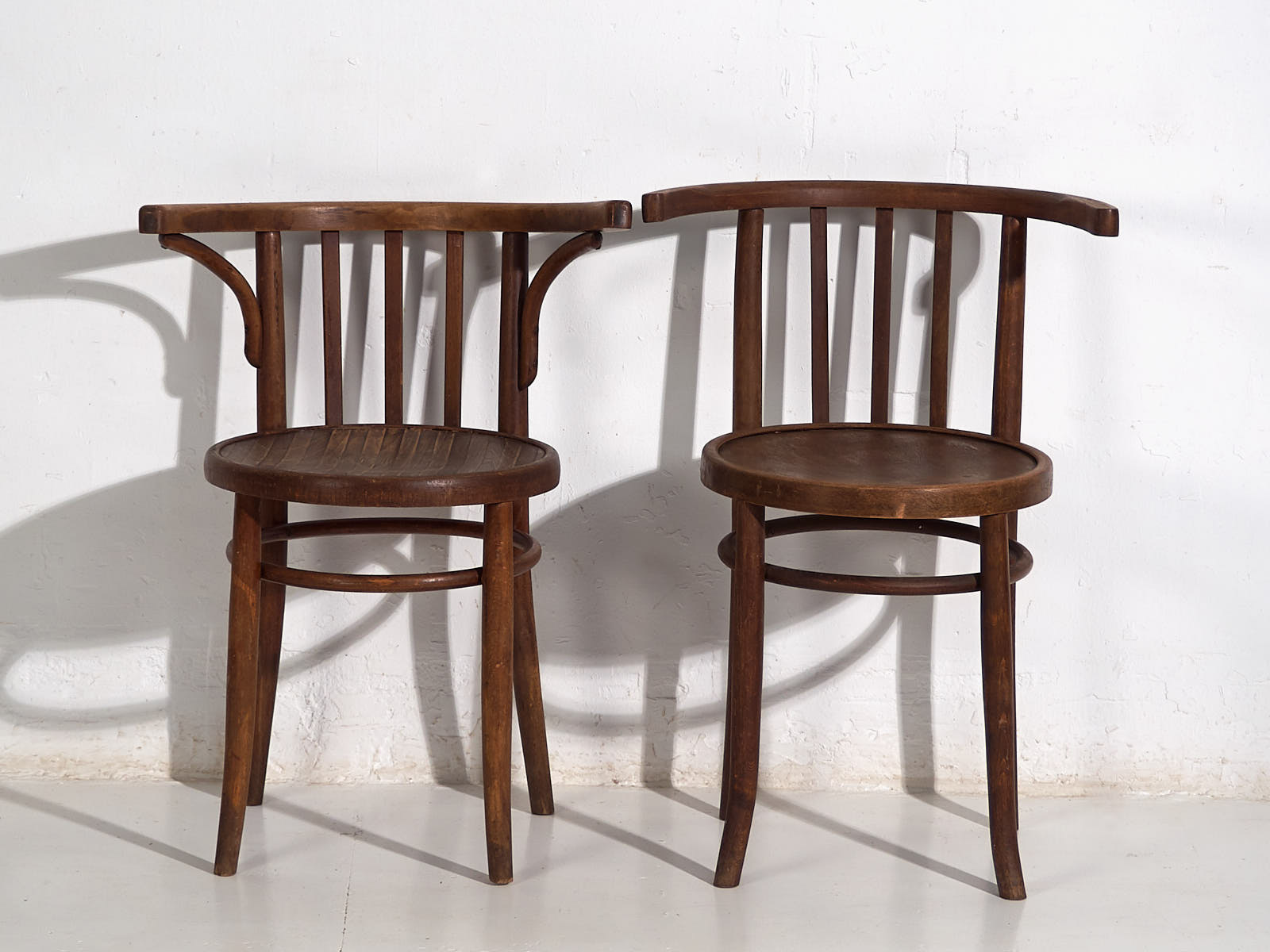 Fauteuils anciens avec accoudoirs (vers 1920). Ensemble de 4 pièces n°3