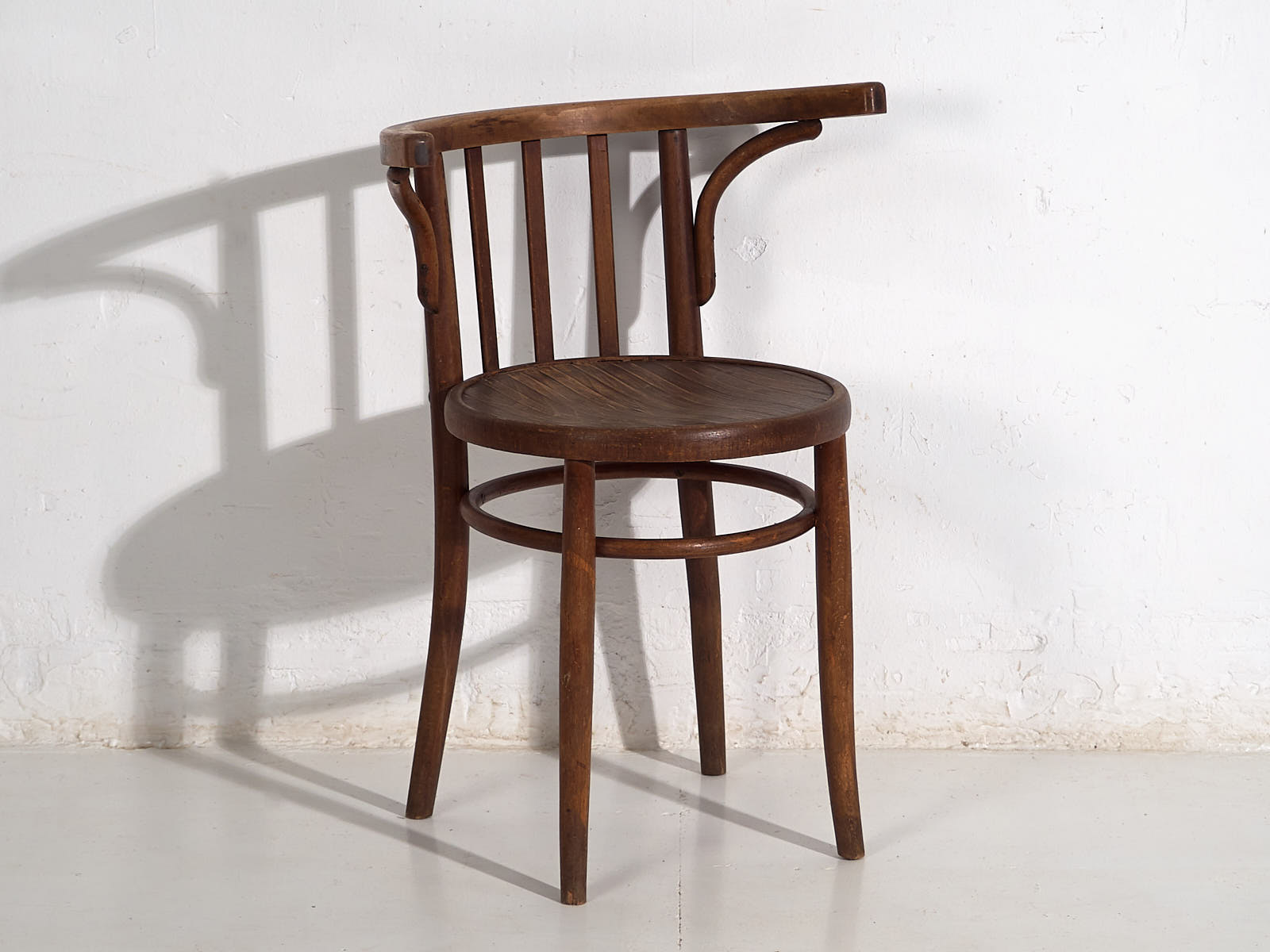 Fauteuils anciens avec accoudoirs (vers 1920). Ensemble de 4 pièces n°3