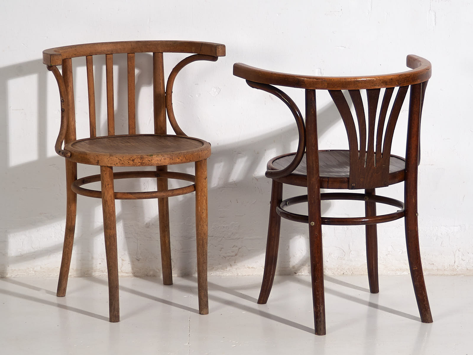 Fauteuils anciens avec accoudoirs (vers 1920). Ensemble de 4 pièces n°3