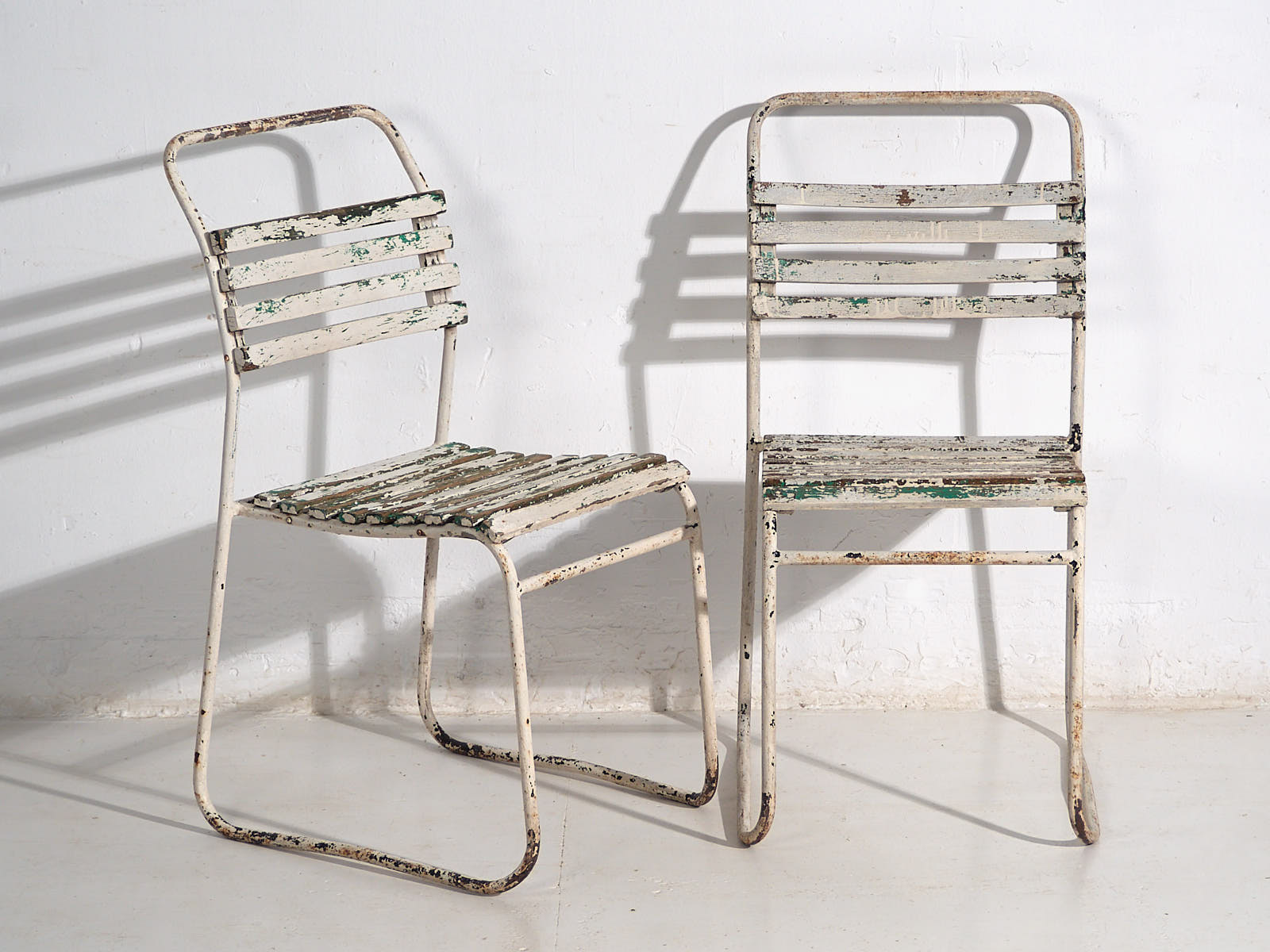 Antique white outdoor chairs (c.1920). Set of 4 pieces #1