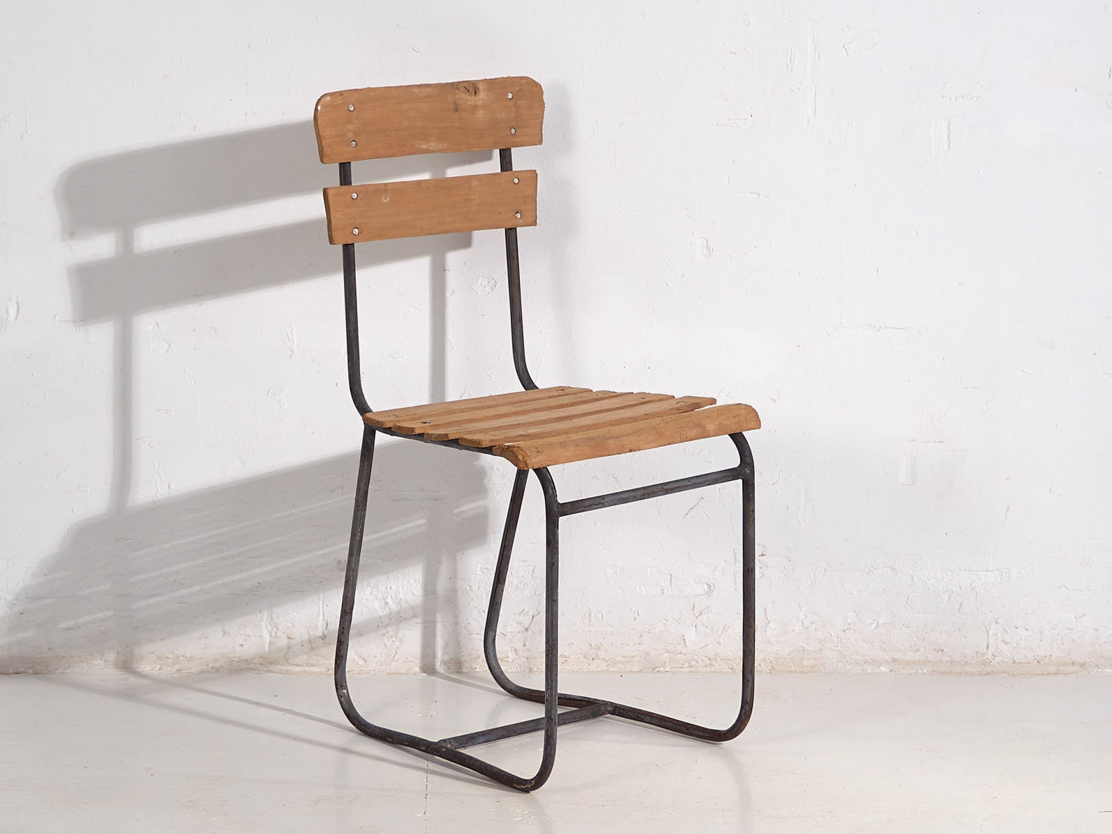 Antique outdoor chairs (c.1920). Set of 2 pieces #1