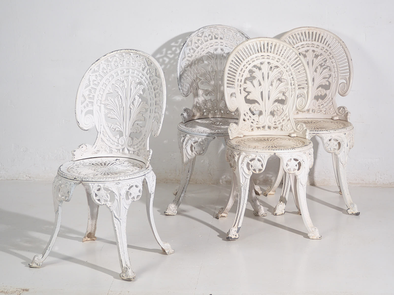 Conjunto de mesa y sillas de jardín Art Nouveau (c.1950). Conjunto de 5 piezas