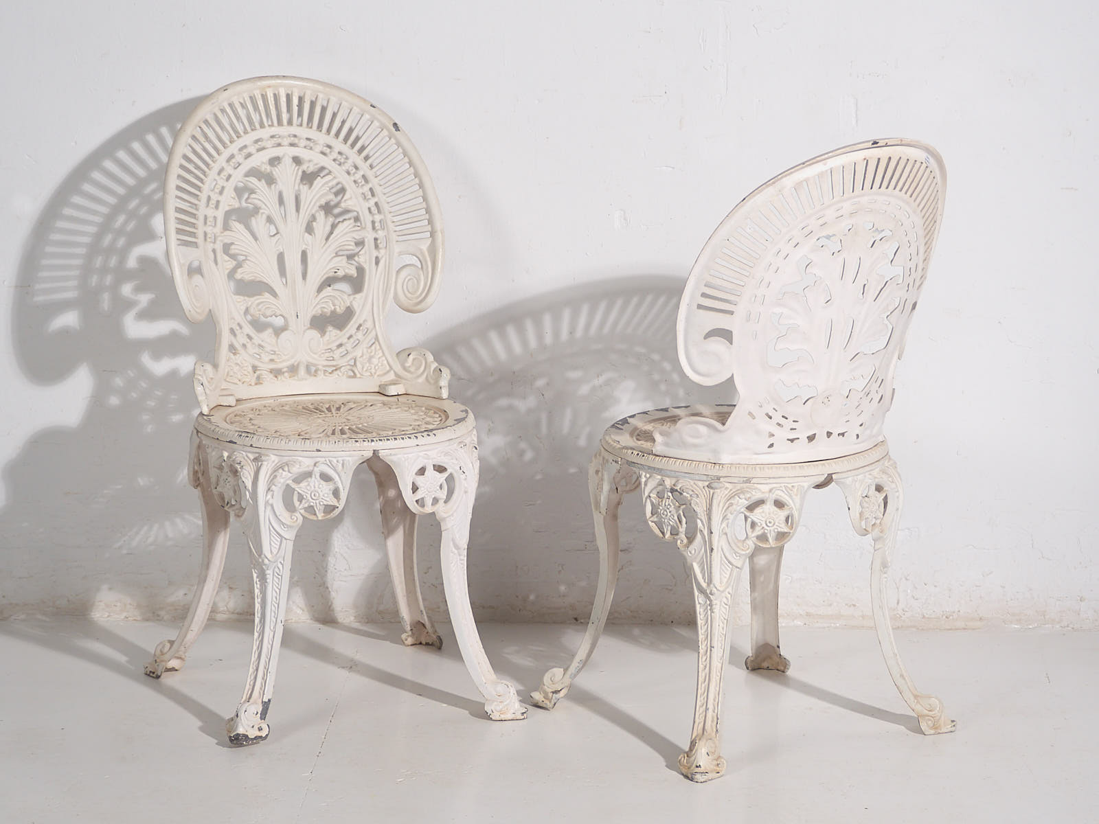 Conjunto de mesa y sillas de jardín Art Nouveau (c.1950). Conjunto de 5 piezas