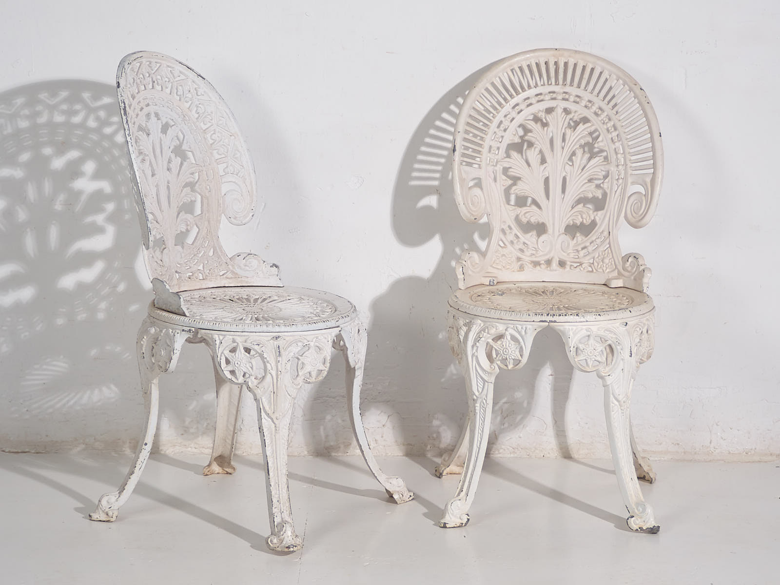 Conjunto de mesa y sillas de jardín Art Nouveau (c.1950). Conjunto de 5 piezas