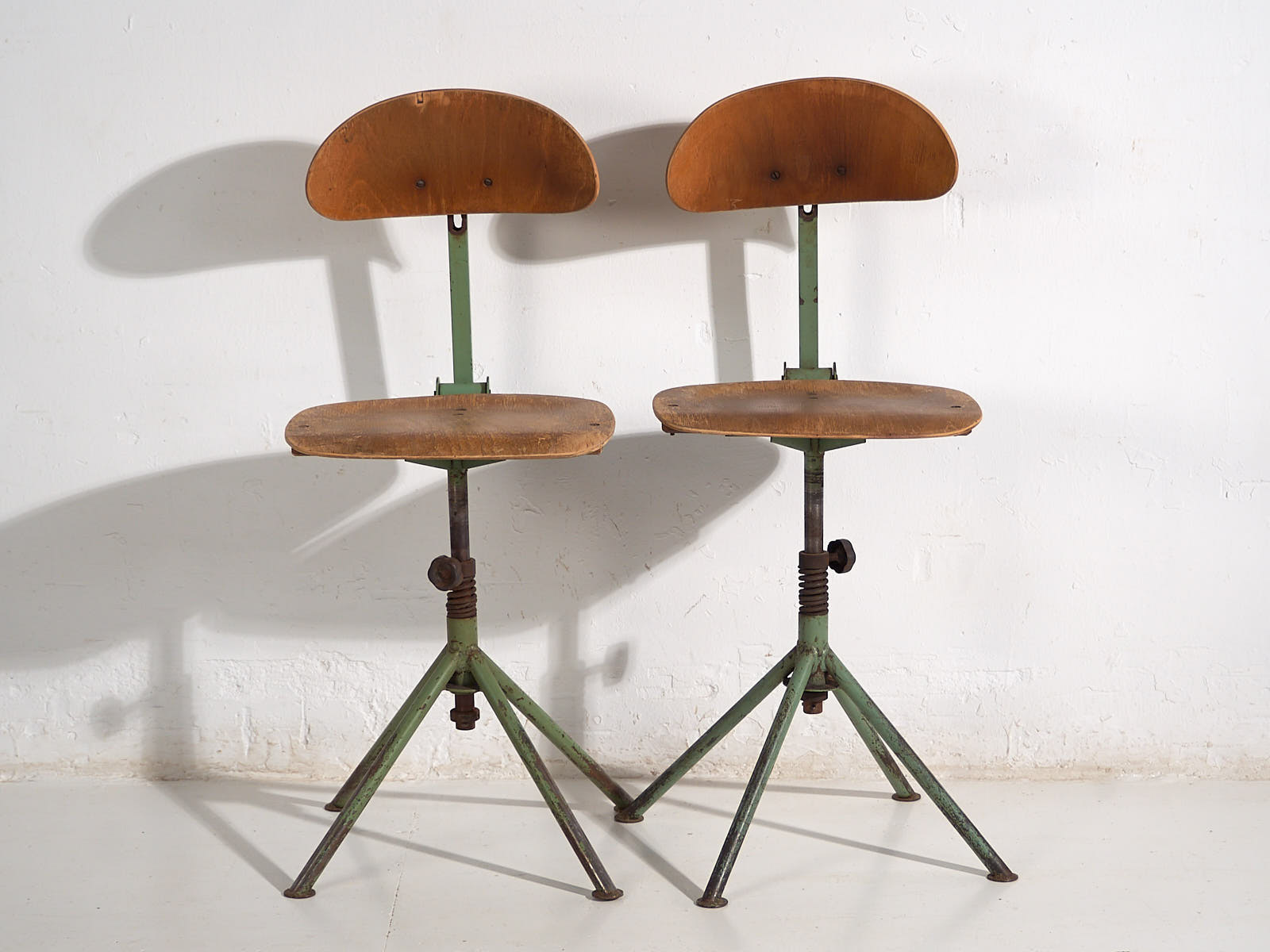 Sillas vintage de taller de estilo industrial (c.1950). Conjunto de 4 piezas #1