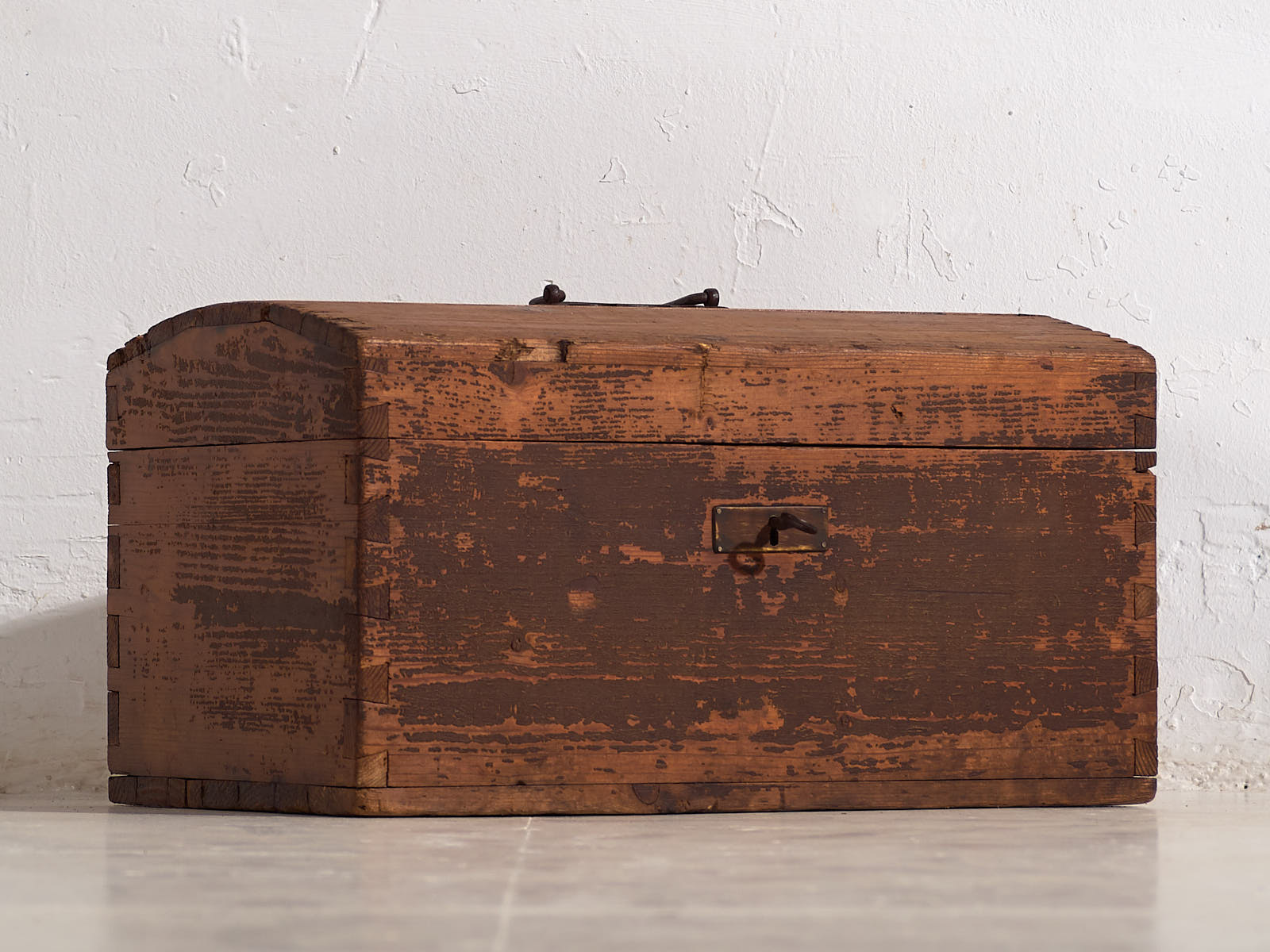 Cofre antiguo con pátina de color oscuro (c.1900) #3