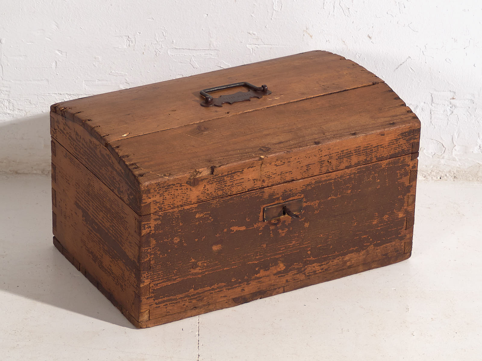 Cofre antiguo con pátina de color oscuro (c.1900) #3