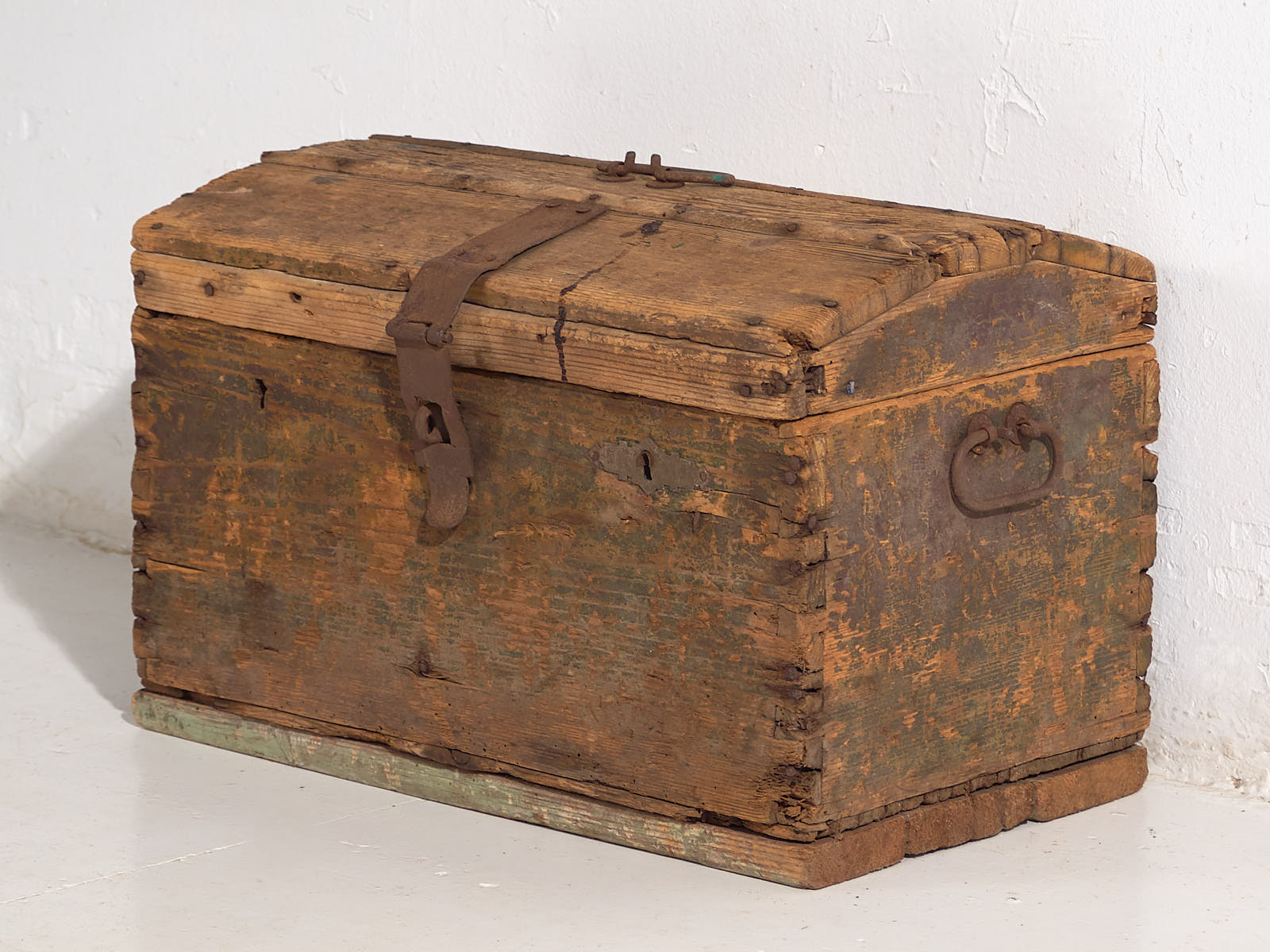 Cofre antiguo de estilo primitivo (c.1900) #4