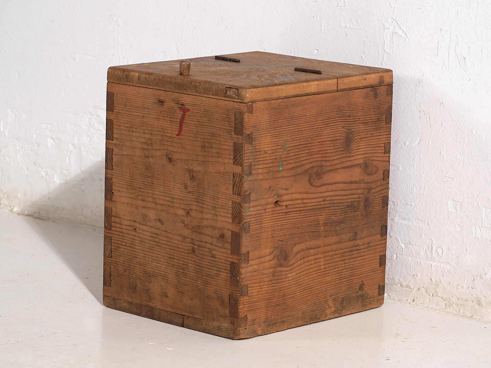 Antigua caja de almacenaje de madera maciza (c.1920) #7