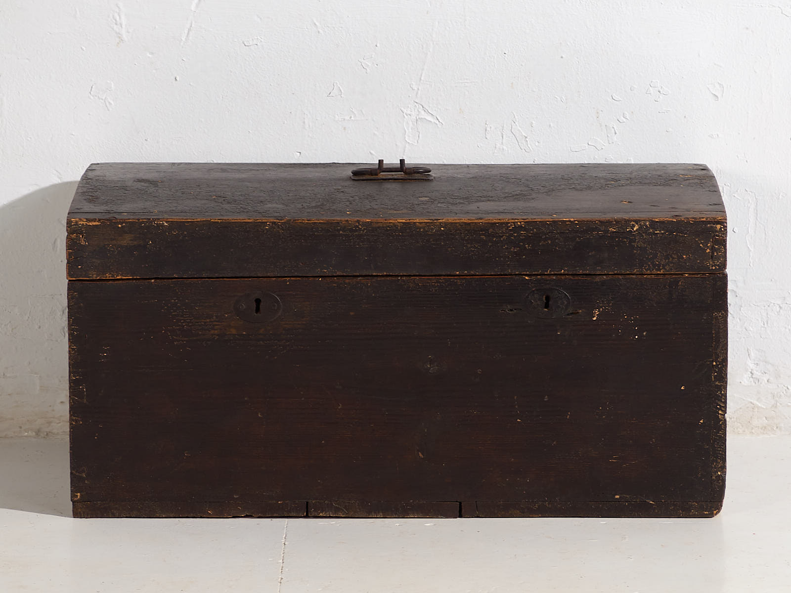 Cofre antiguo con pátina de color oscuro (c.1920) #10
