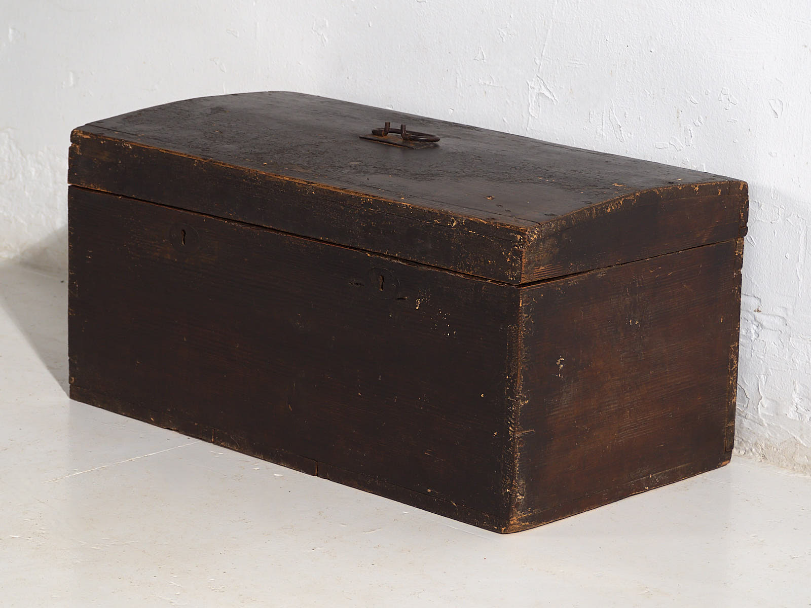 Cofre antiguo con pátina de color oscuro (c.1920) #10