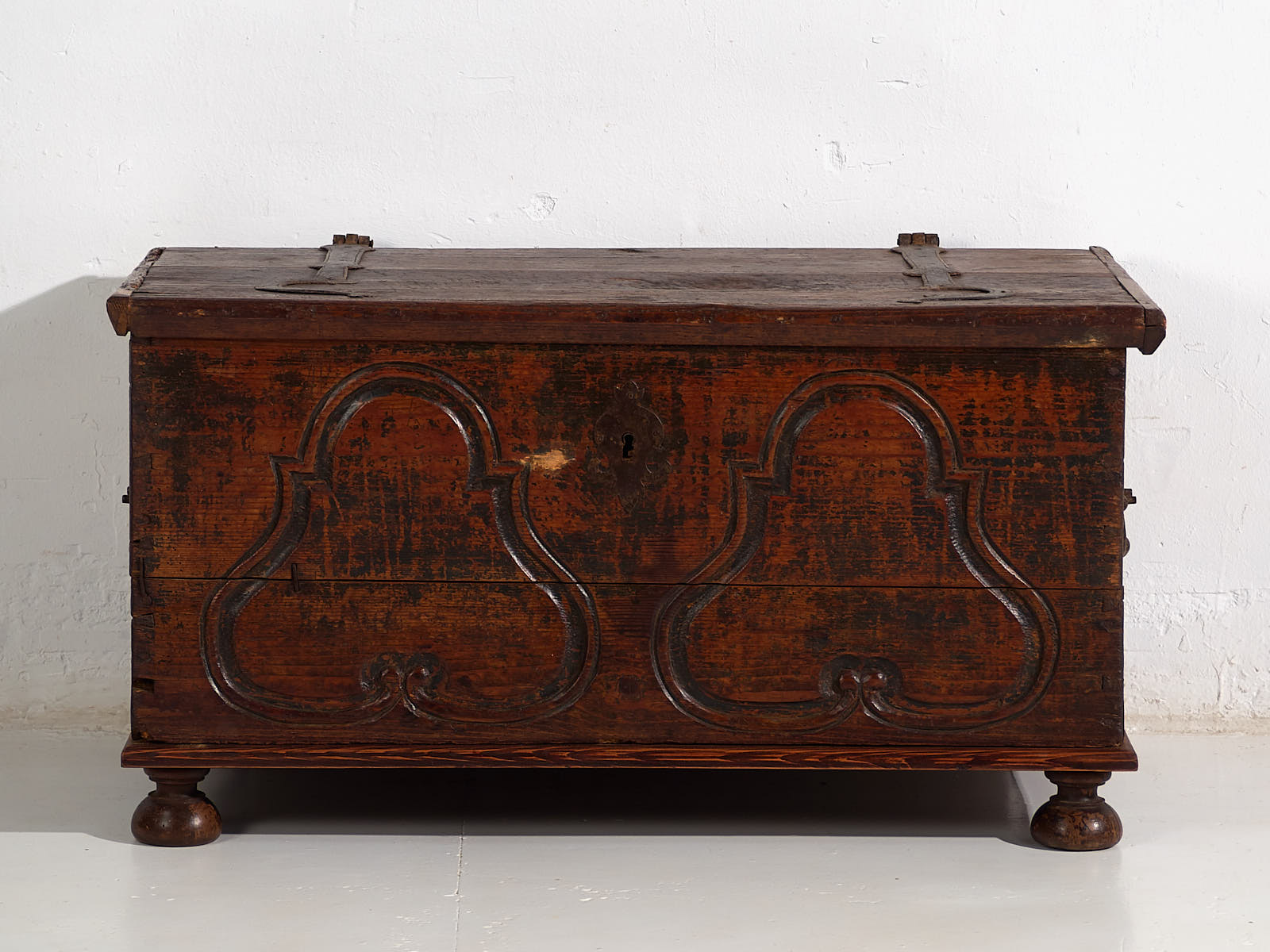 Arcón tallado antiguo (c.1920) #38