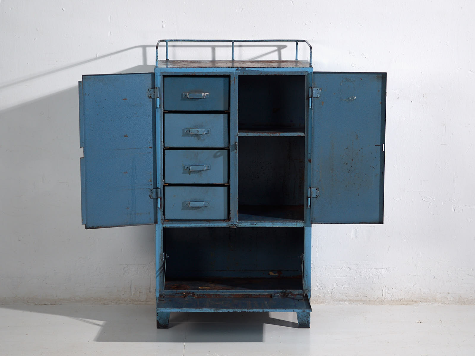 Vintage industrial style cabinet with blue patina (c.1950) #3
