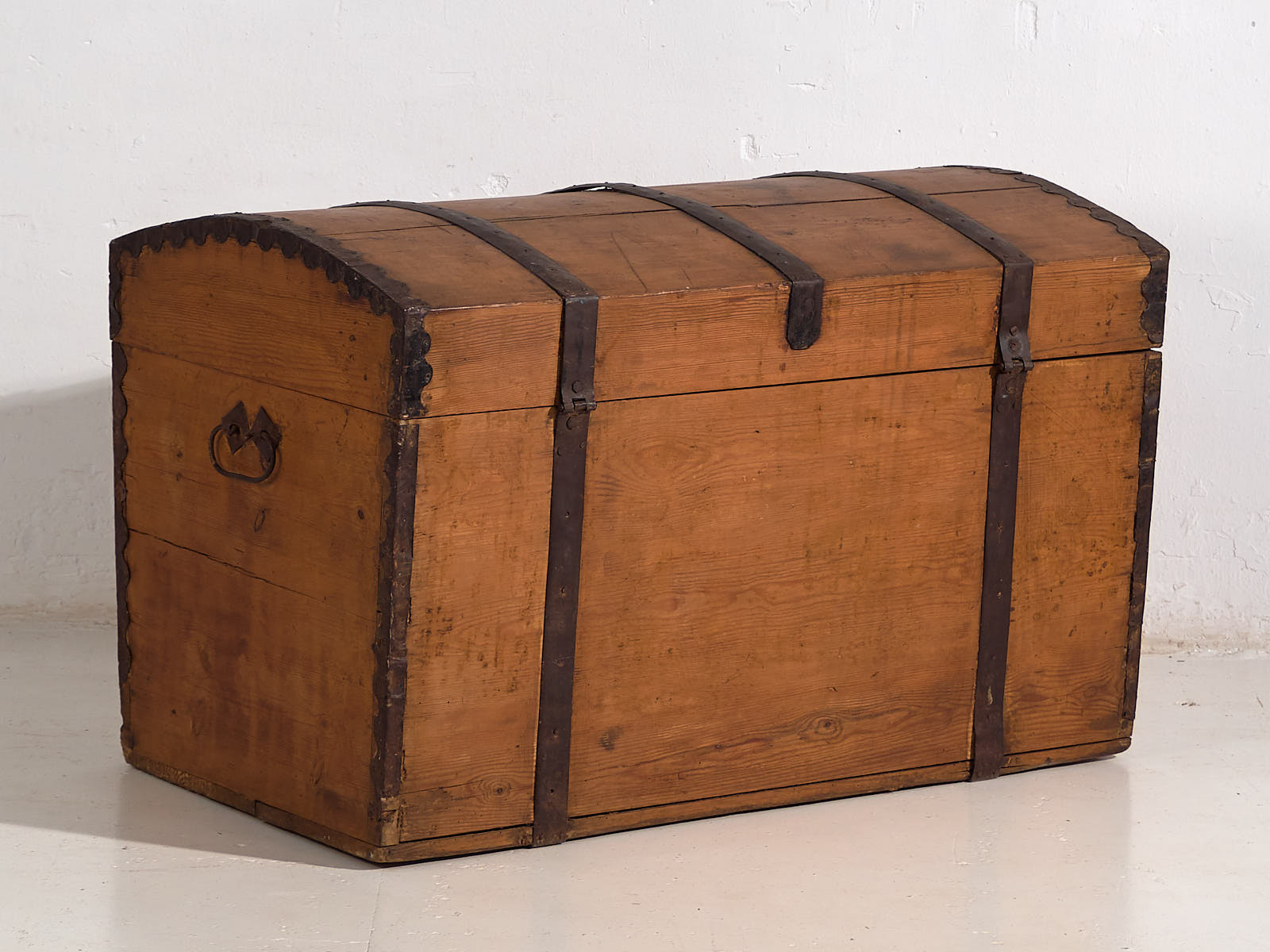 Baúl antiguo de madera natural con estructura metálica (c.1900) #80