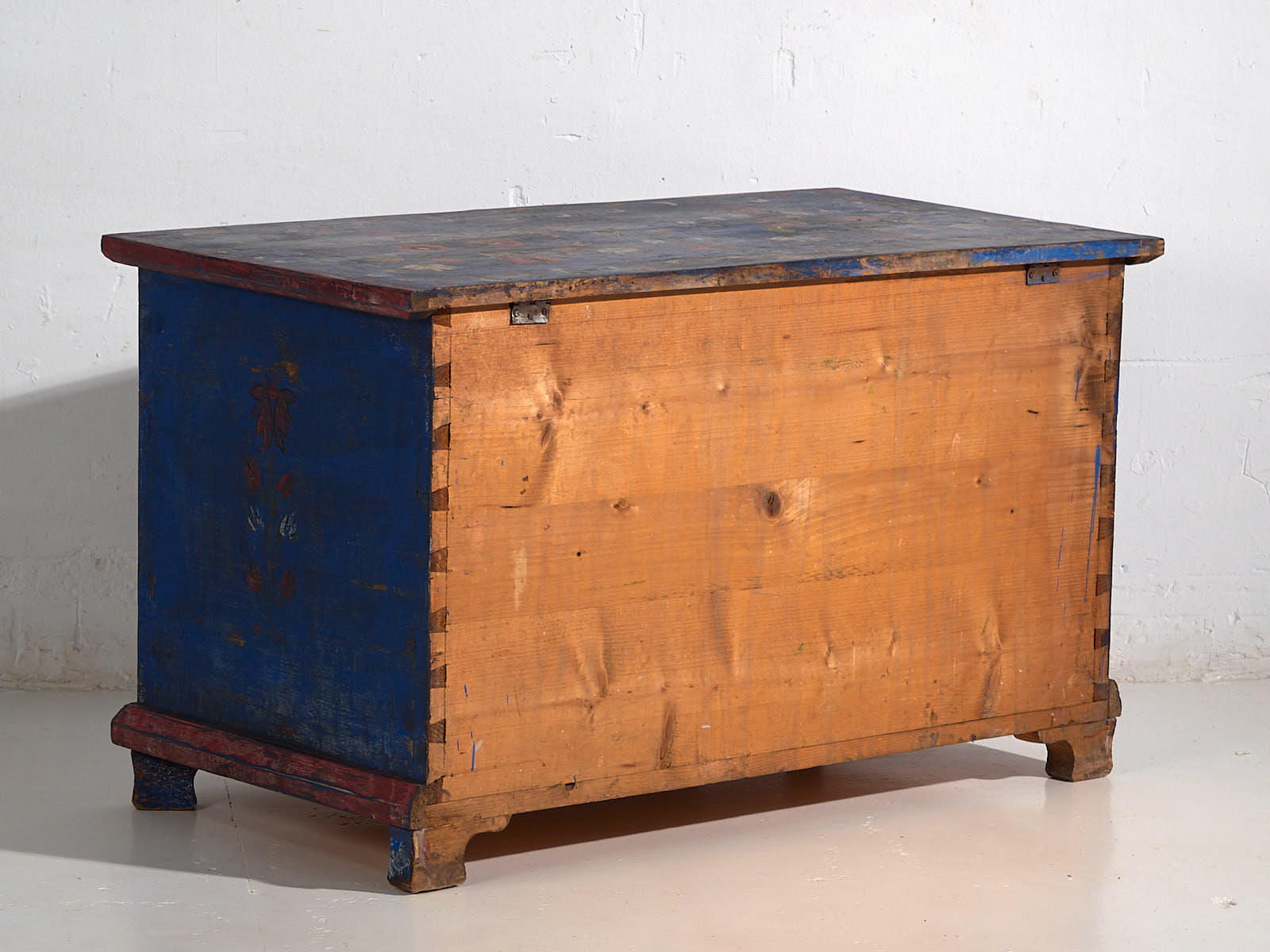 Antique navy blue trunk with floral details (c.1920) #94