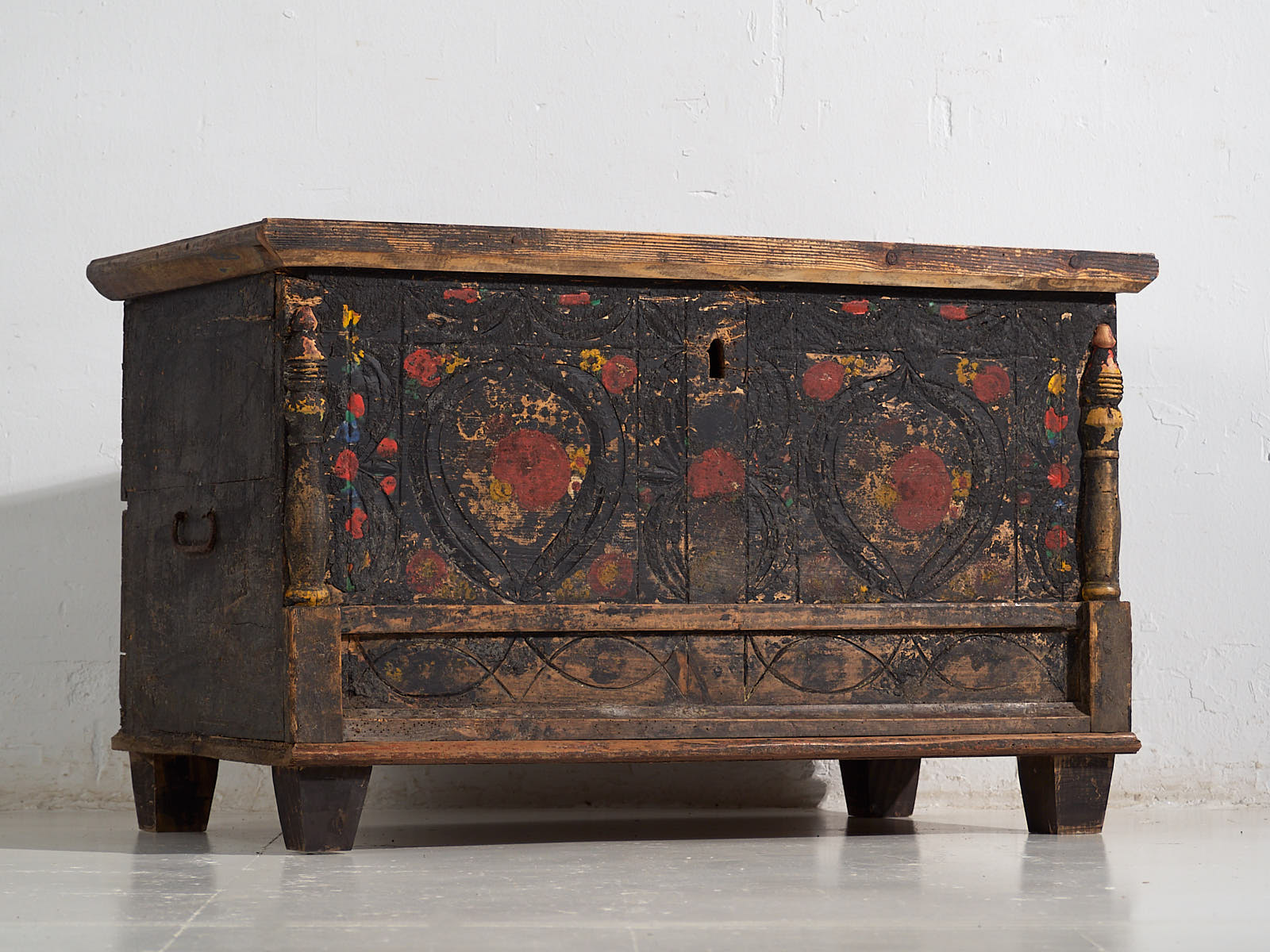 Antiguo cofre con decoración floral (c.1920) #8