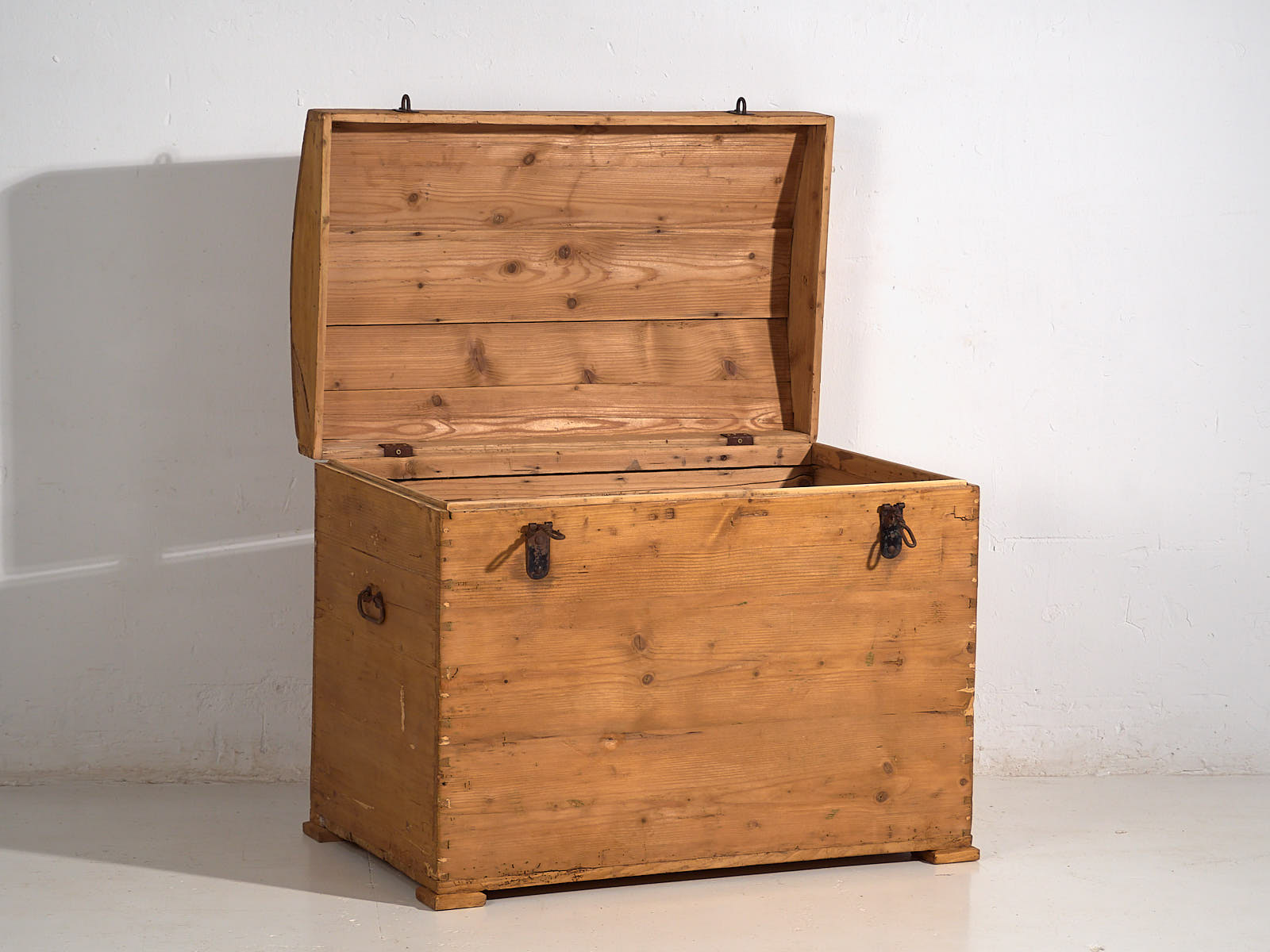 Antiguo cofre de madera maciza (c.1920) #16