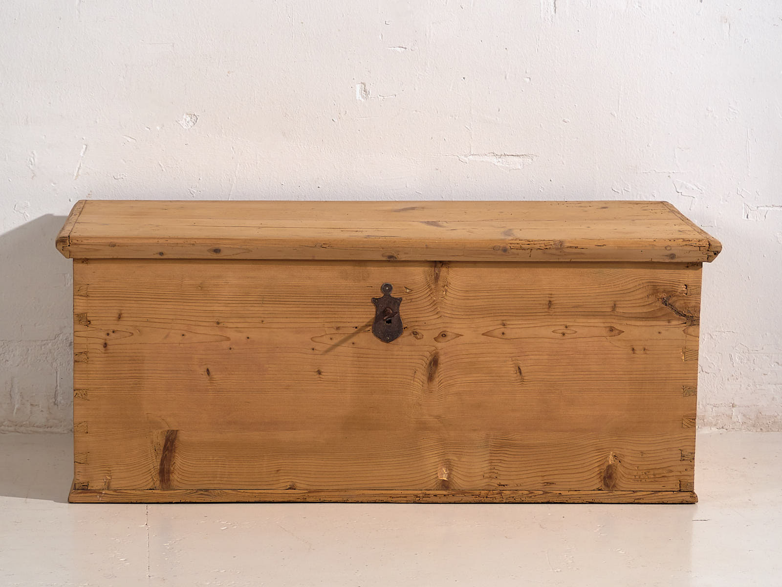 Baúl antiguo de madera maciza (c.1920) #2