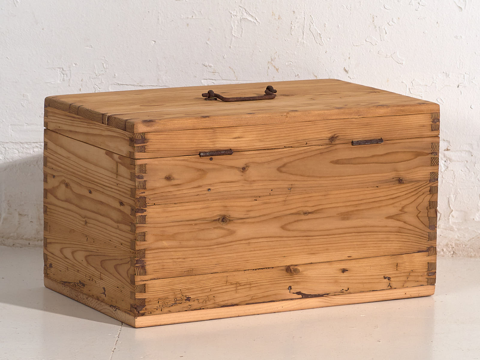 Cofre antiguo de madera maciza (c.1920) #6