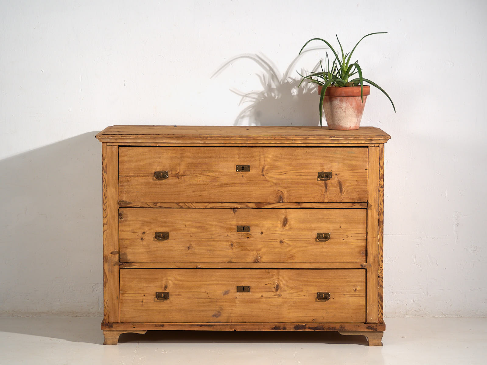 Cajonera antigua de madera maciza de estilo provenzal (c.1920) #46