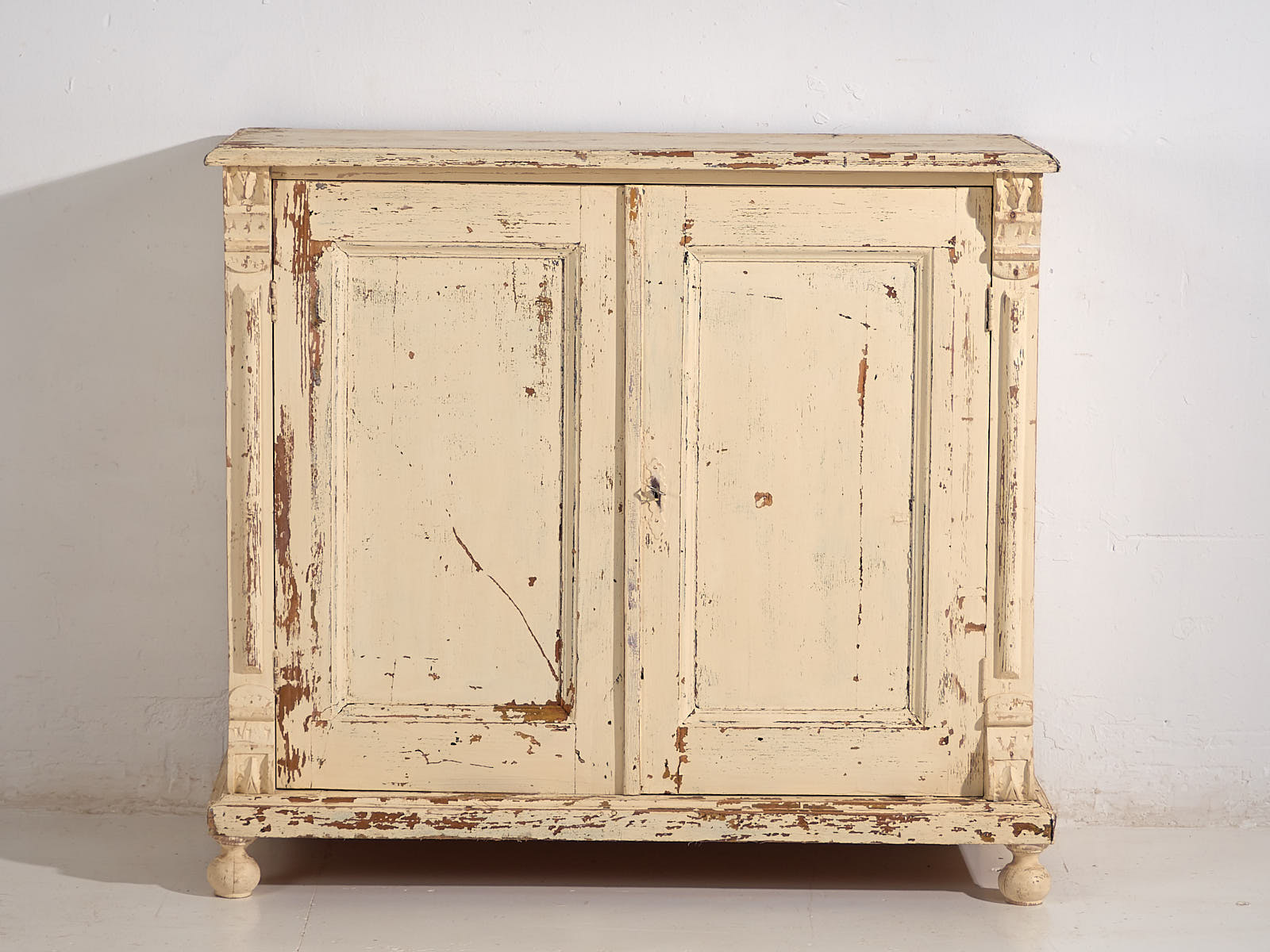 Small antique white cabinet (c.1920) #51