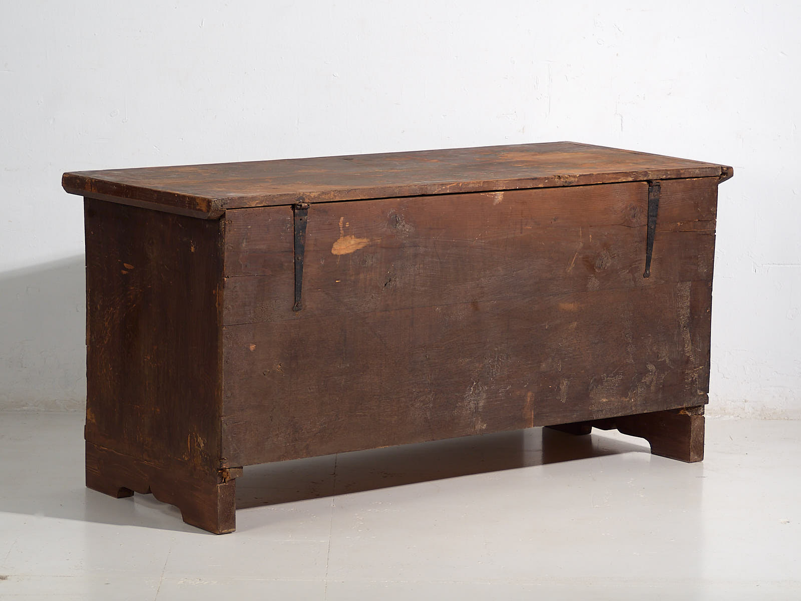 Antique chest with lower drawers (Year 1896)