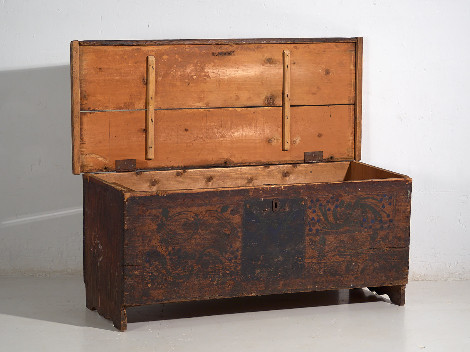 Antique Folk Art Style Chest (c.1920) #101